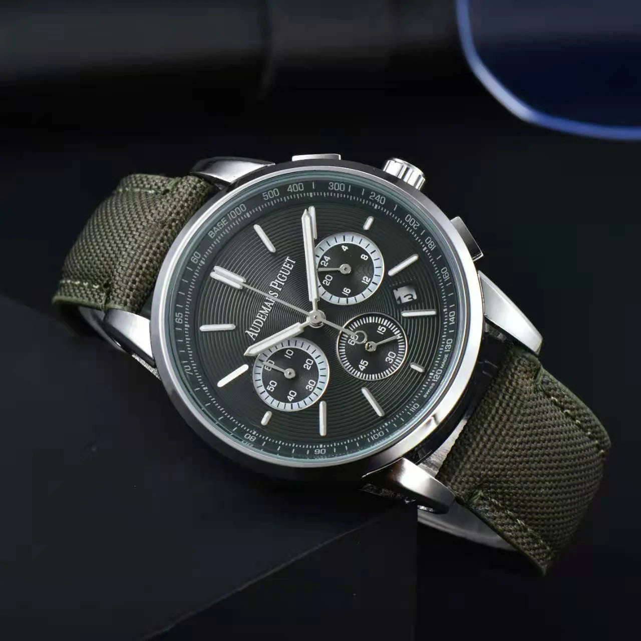 Men's Chronograph Watch with Elegant Design