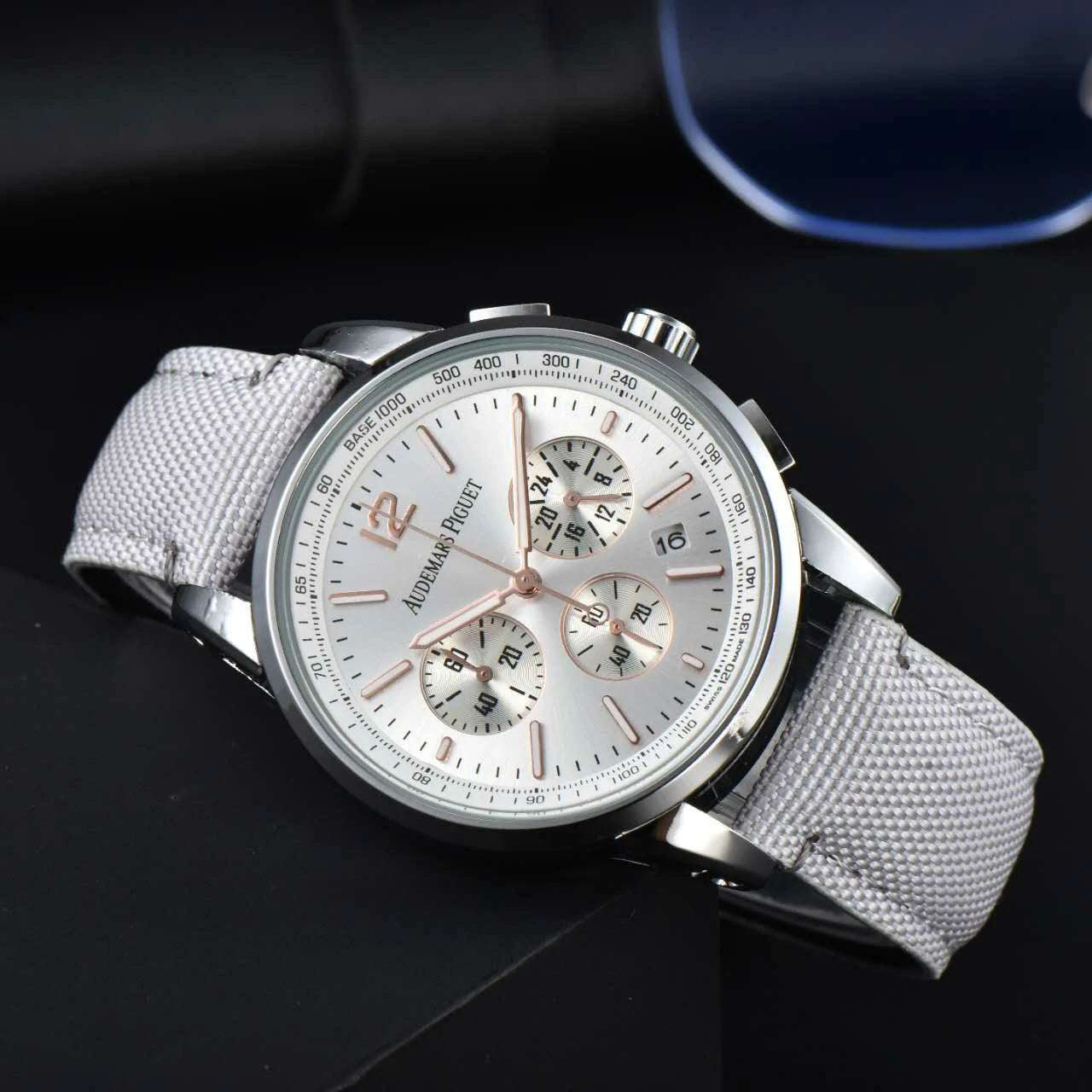 Men's Chronograph Watch with Elegant Design