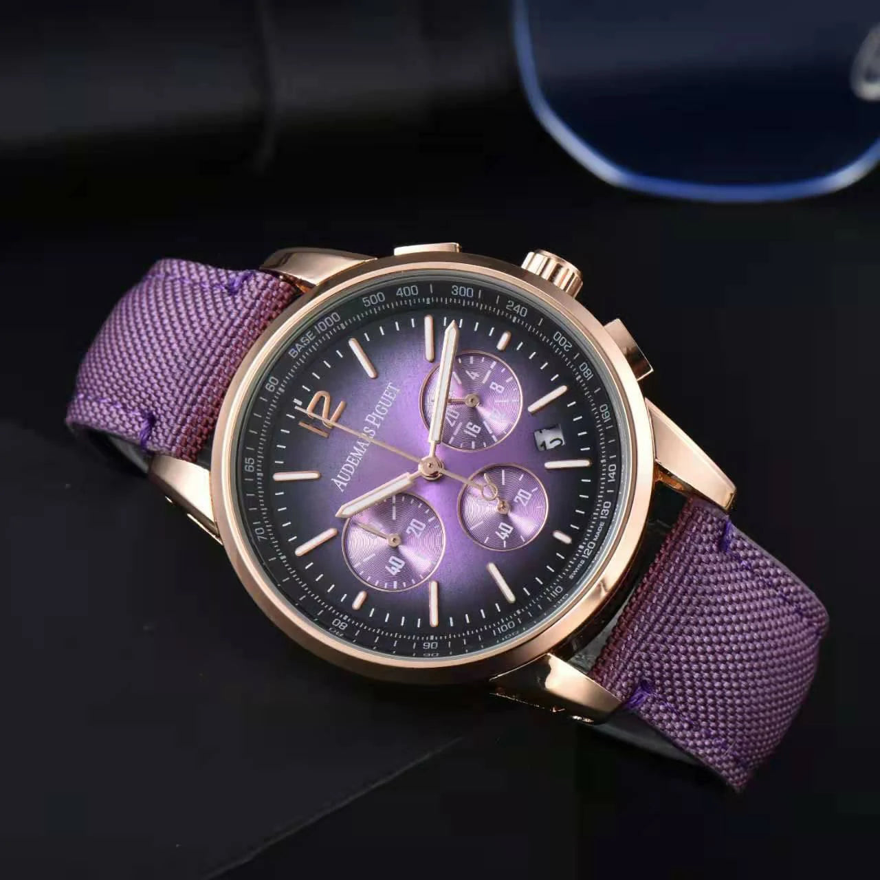Men's Chronograph Watch with Elegant Design
