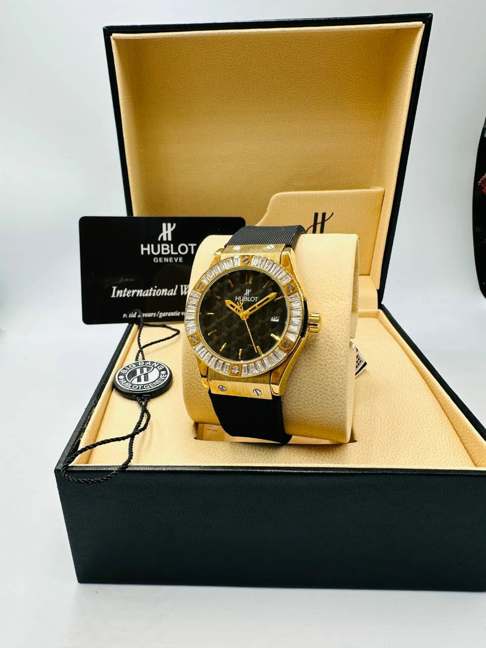 Women's Luxury Watch – Hublot-Inspired Diamond Bezel Design with Elegant Gift Box