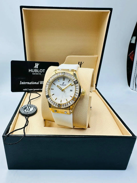 Women's Luxury Watch – Hublot-Inspired Diamond Bezel Design with Elegant Gift Box