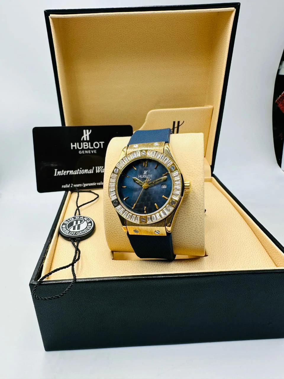 Women's Luxury Watch – Hublot-Inspired Diamond Bezel Design with Elegant Gift Box